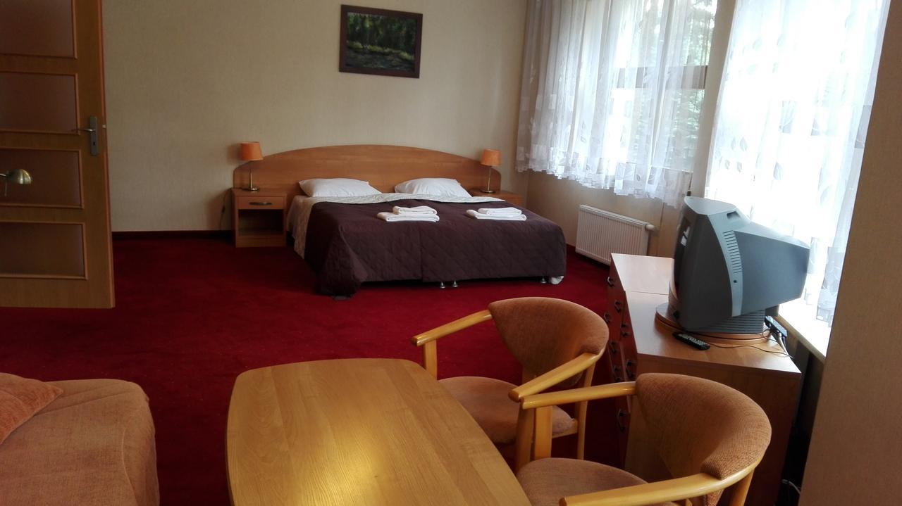 Osrodek Szkoleniowo - Wypoczynkowy Guzianka Hotel Ruciane-Nida Luaran gambar