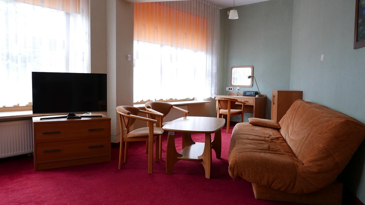 Osrodek Szkoleniowo - Wypoczynkowy Guzianka Hotel Ruciane-Nida Luaran gambar